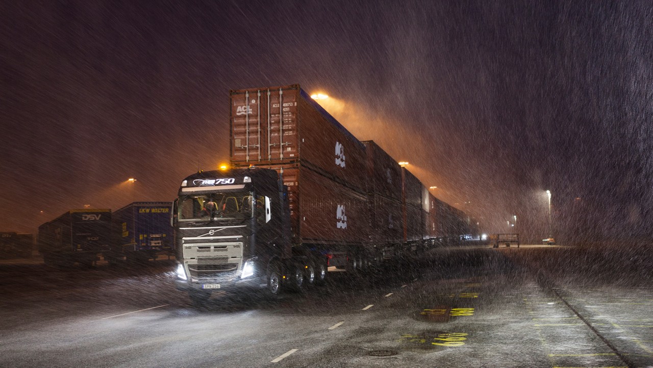 Volvo FH пробва превоз на тежък товар